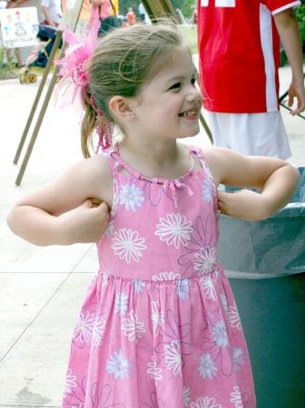 A little chick gets in on the Chicken Dance action